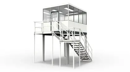 Meisterkabine auf Bühne aus vorgefertigten Bauteilen Meisterkabine auf Bühne in Industriehalle als Abtrennungen vom Produktionsprozess